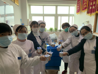 “牛奶是捐的，大家隨便喝！” 蒙牛守護白衣天使 一個都不能少